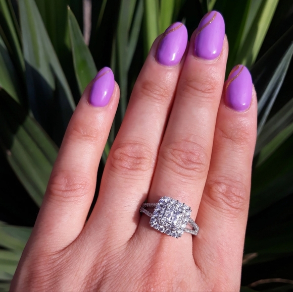 Luxury Diamond Halo Ring - Picture 3 of 3